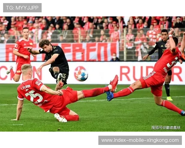 拜仁慕尼黑多点推进让场面失去平衡